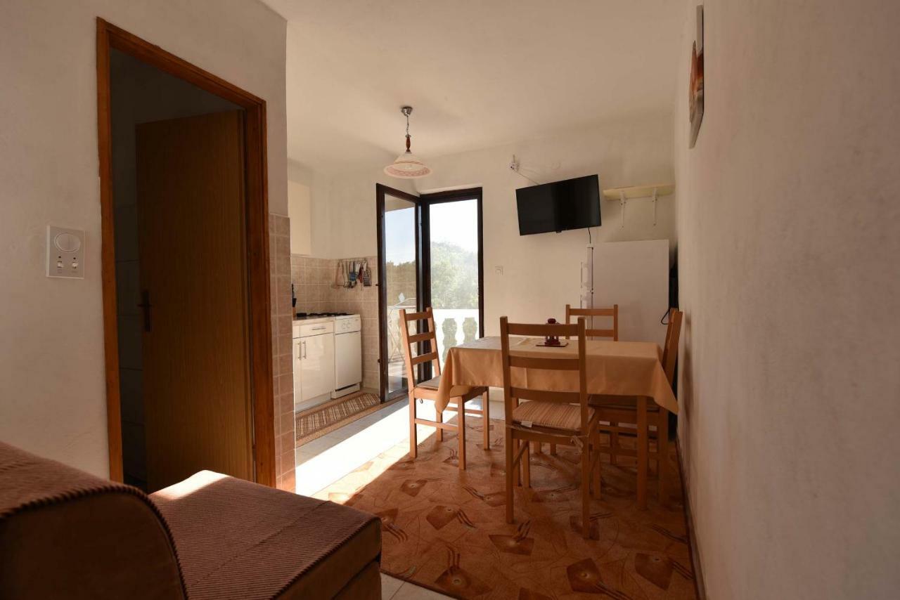 Apartmani Marko Gdinj Exterior photo