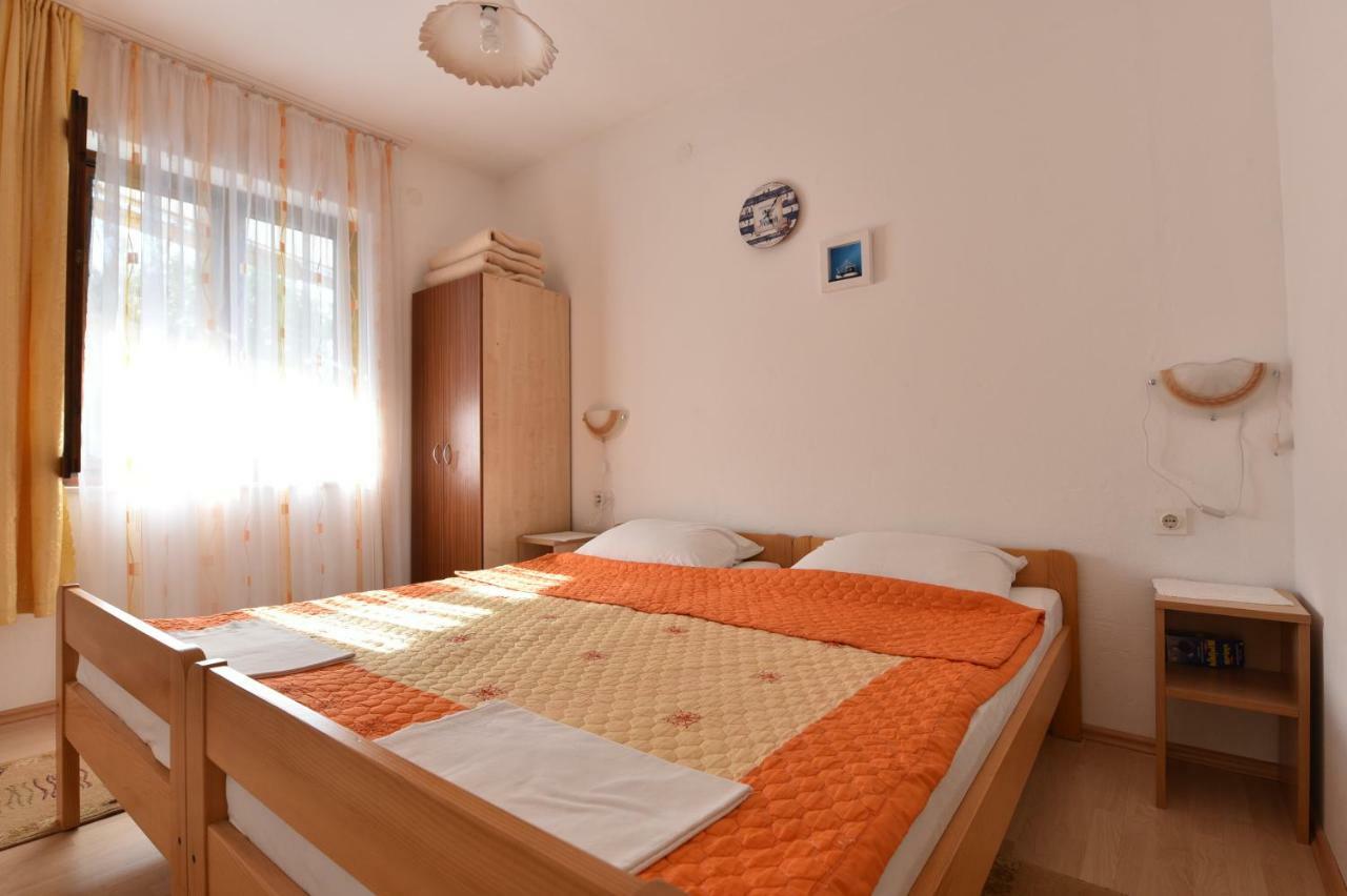 Apartmani Marko Gdinj Exterior photo